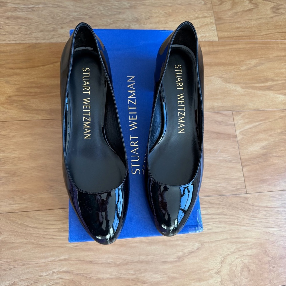 Stuart Weitzman Black Patent Leather Heels (size 38.5 or US 8)